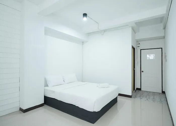 Bob House Khaosan - บ็อบเฮ้าท์ ข้าวสาร