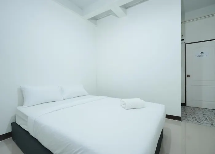 Bob House Khaosan - บ็อบเฮ้าท์ ข้าวสาร *