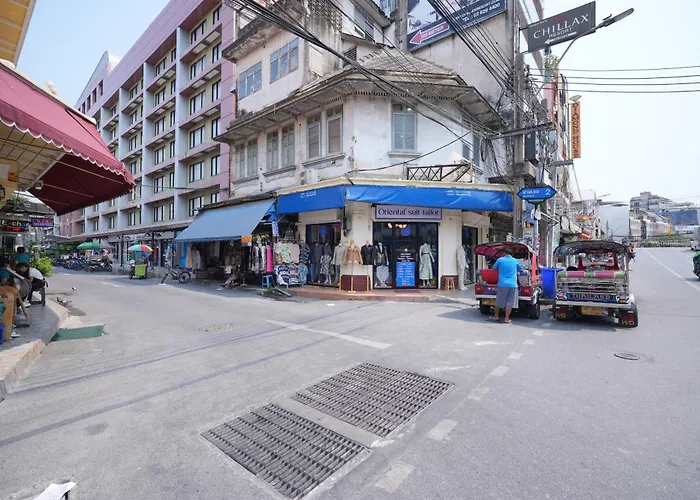 Bob House Khaosan - บ็อบเฮ้าท์ ข้าวสาร Bangkok
