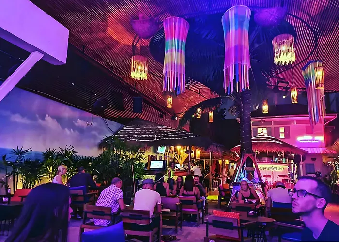 Bob House Khaosan - บ็อบเฮ้าท์ ข้าวสาร Apartment *